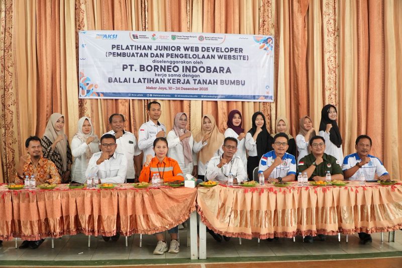 Foto Bersama Pelatihan Junior Web Developer Dasar yang digelar PT Borneo Indobara (BIB) bekerjasama dengan Balai Latihan Kerja (BLK) Tanah Bumbu.