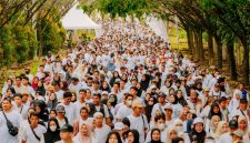 Ribuan Peserta Ikuti Jalan Sehat Batulicin Festival Yang Digelar Jhonlin Group di Batulicin Kabupaten Tanah Bumbu, Kalimantan Selatan