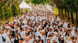 Ribuan Peserta Ikuti Jalan Sehat Batulicin Festival Yang Digelar Jhonlin Group di Batulicin Kabupaten Tanah Bumbu, Kalimantan Selatan