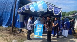 Pelepasan Balon Senagai Tnada Peresmian SPPG  oleh Asisten III setda Kotabaru bersama ketua yayasan 