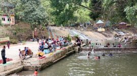 Suasana Wisata Air Terjun Tumpang Dua Kotabaru, Minggu (4/1/2026).