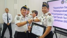 Kepala Lembaga Pemasyarakatan Kotabaru, Terima Penghargaan