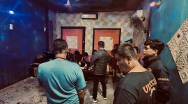 Kapolsek Simpang Empat Iptu Dedy Harianto, saat Berikan Arahan dan peringatan pada pengunjung Tempat Hiburan Malam di Kawasan Simpang Empat Kabupaten Tanah Bumbu, Selasa (17/2/26) malam.