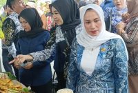 Ketua DPRD kabupaten Kotabaru Hj .Suwanti hadiri pembukaan pasar wadai UMKM Ramadhan fest