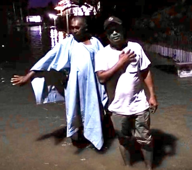 Anggota DPRD Tanah Bumbu, Said Ismail Kholil Alydrus Saat Tinjau Banjir di Desa Sarigadung