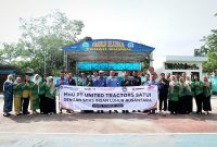 Foto Bersama Usai Penandatangan kerjasama antara PT United Tractors Tbk (UT) dengan SMK Insan Luhur Nusantara (ILUNA) Angsana Kabupaten Tanah Bumbu